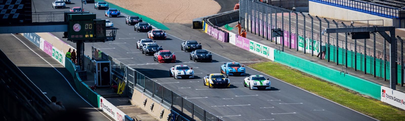 Départ course LE MANS LIGIER JS CUP 2019 - Doublé ZOSH COMPETITION sur le podium de la course